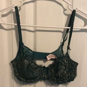 NWOT Victoria’s Secret black and gold Demi bra 34B